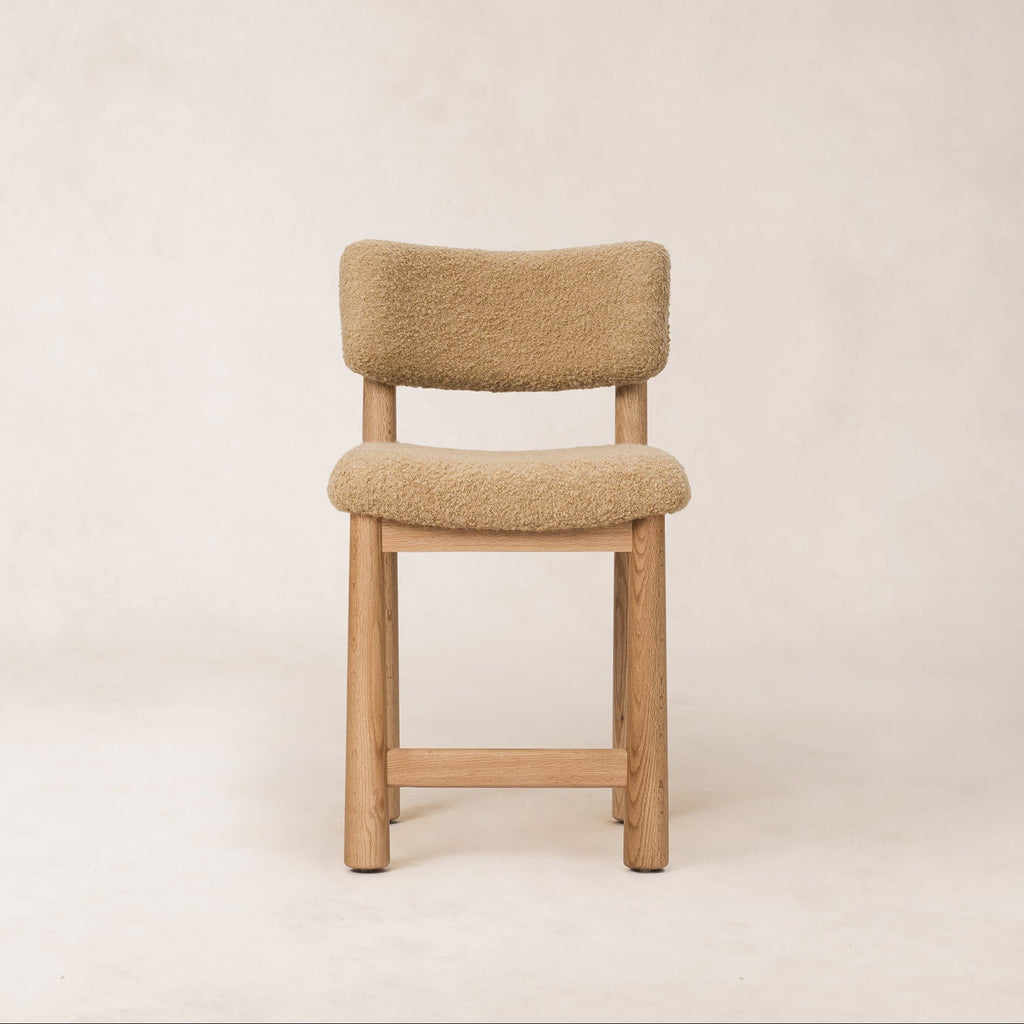Tabouret de comptoir - Bouclé belge camel et pieds fuselés en chêne blanc