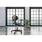 Chaise de travail en polyuréthane réglable en hauteur de 16 à 21 po avec accoudoirs, pivotante à 360°, capacité de 300 lb, garantie de 10 ans