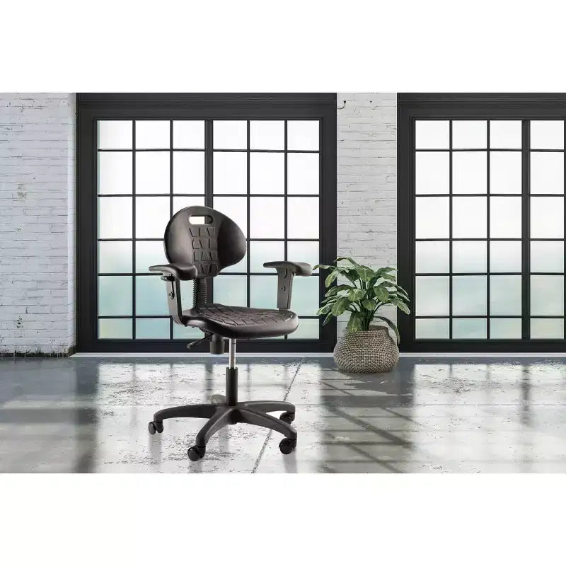 Chaise de travail en polyuréthane réglable en hauteur de 16 à 21 po avec accoudoirs, pivotante à 360°, capacité de 300 lb, garantie de 10 ans