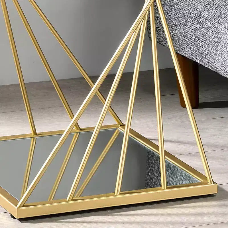 Table d'appoint glamour dorée avec plateau en verre trempé et étagère inférieure miroir, 61 cm H x 40,6 cm L