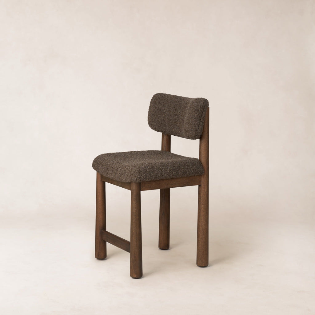 Tabouret de comptoir - Boucle en mohair moka et pieds fuselés en chêne blanc