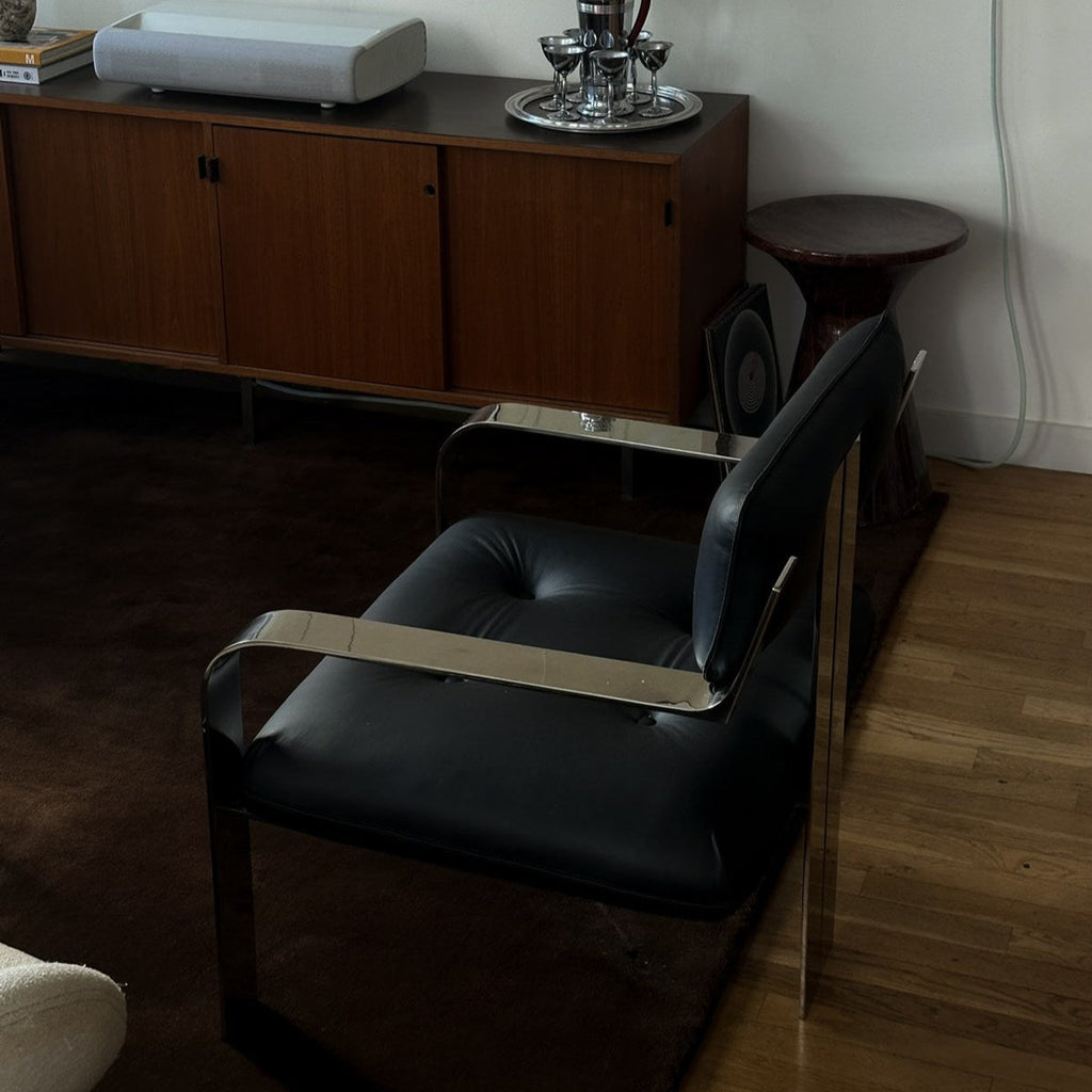 Fauteuil d'appoint - Cuir noir et piètement chromé
