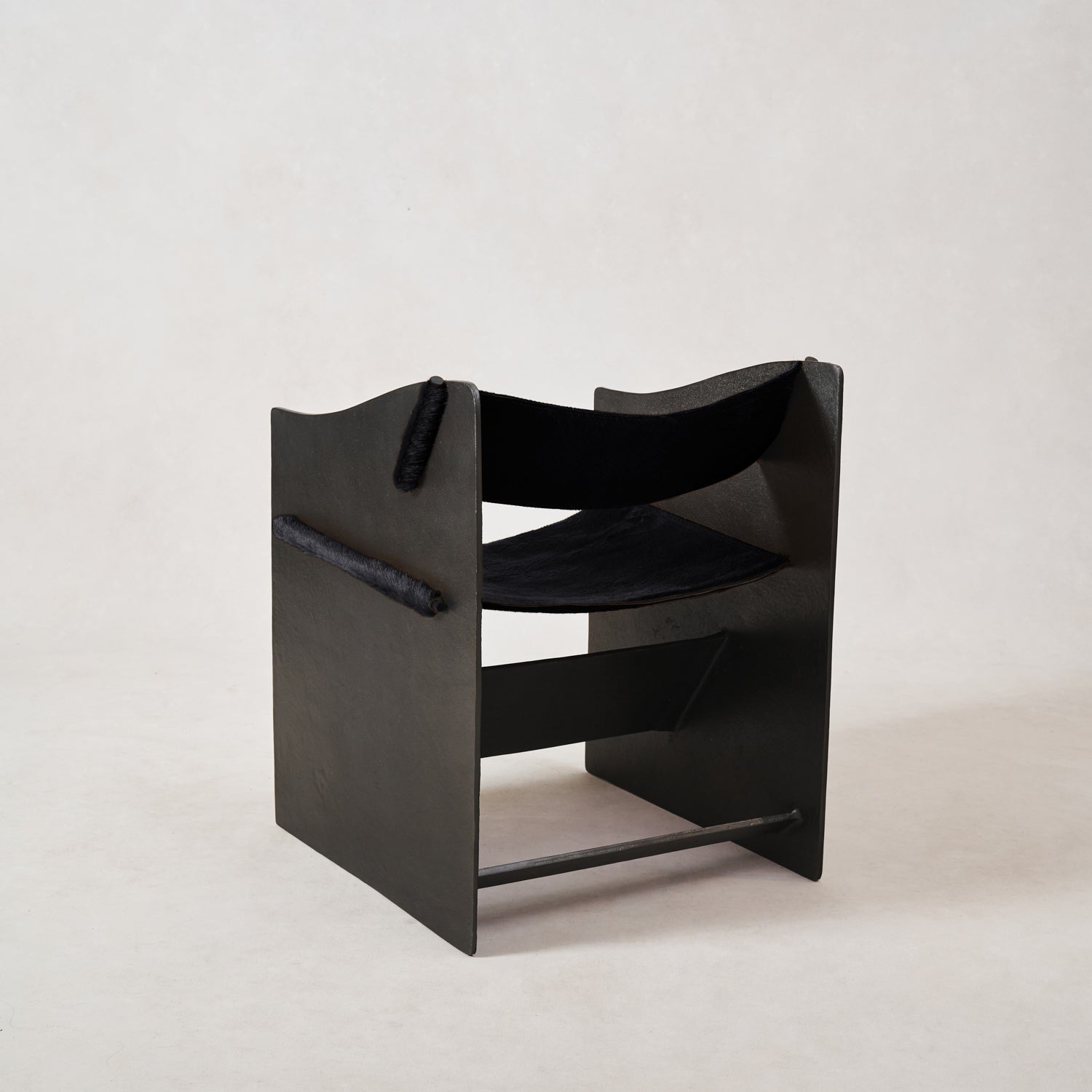 Fauteuil d'appoint sculptural – Structure en fonte d'aluminium