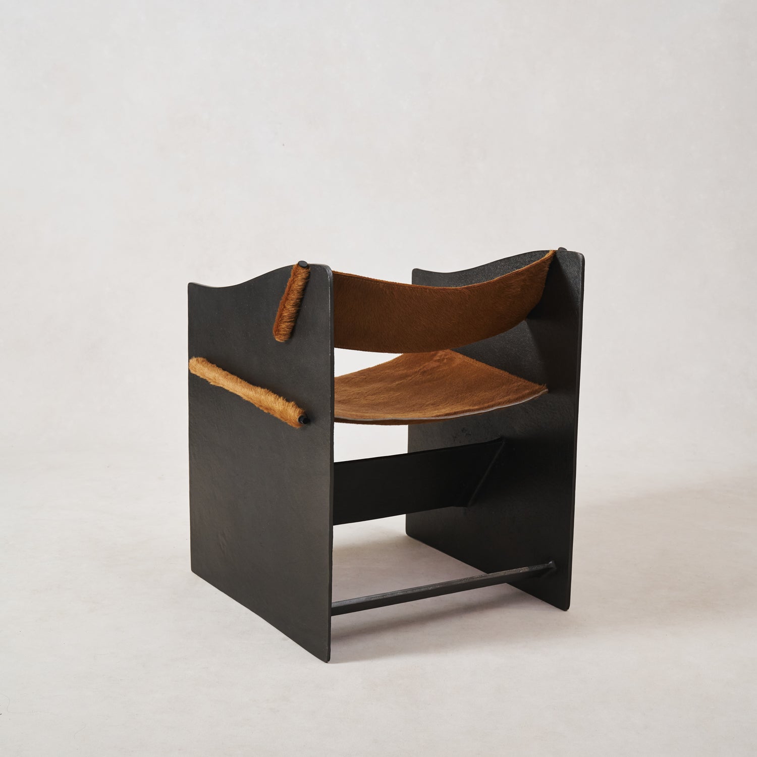 Fauteuil d'appoint sculptural – Structure en fonte d'aluminium