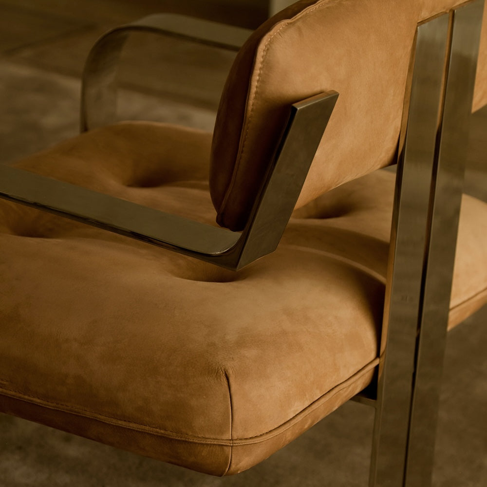 Fauteuil d'appoint - Nubuck italien couleur camel et structure chromée