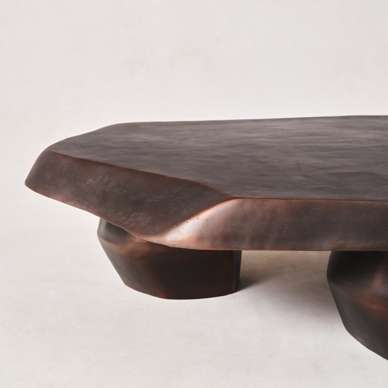 Table basse - Aluminium coulé avec finition bronze vieilli