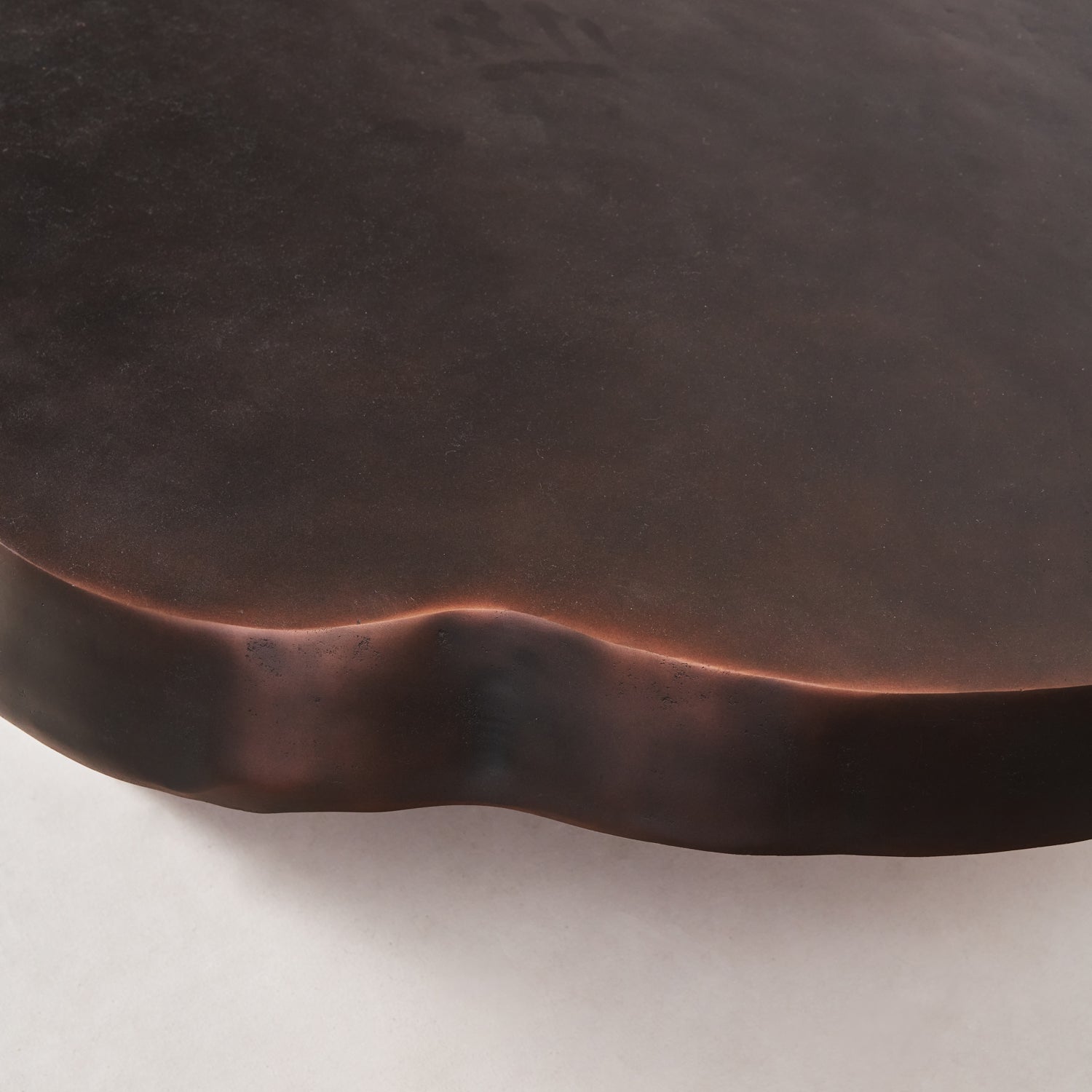 Table basse - Aluminium coulé avec finition bronze vieilli