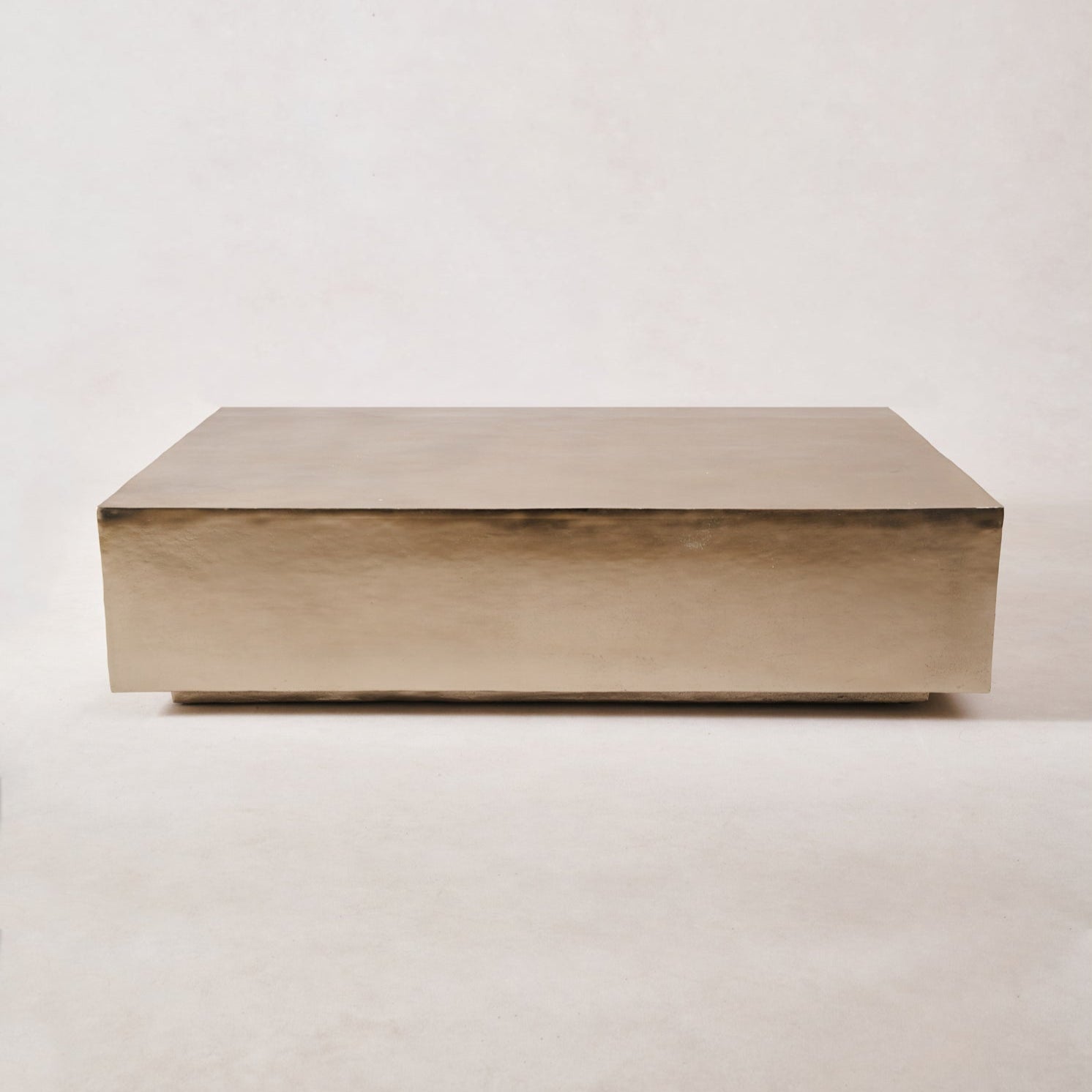 Table basse - Aluminium coulé finition nickel