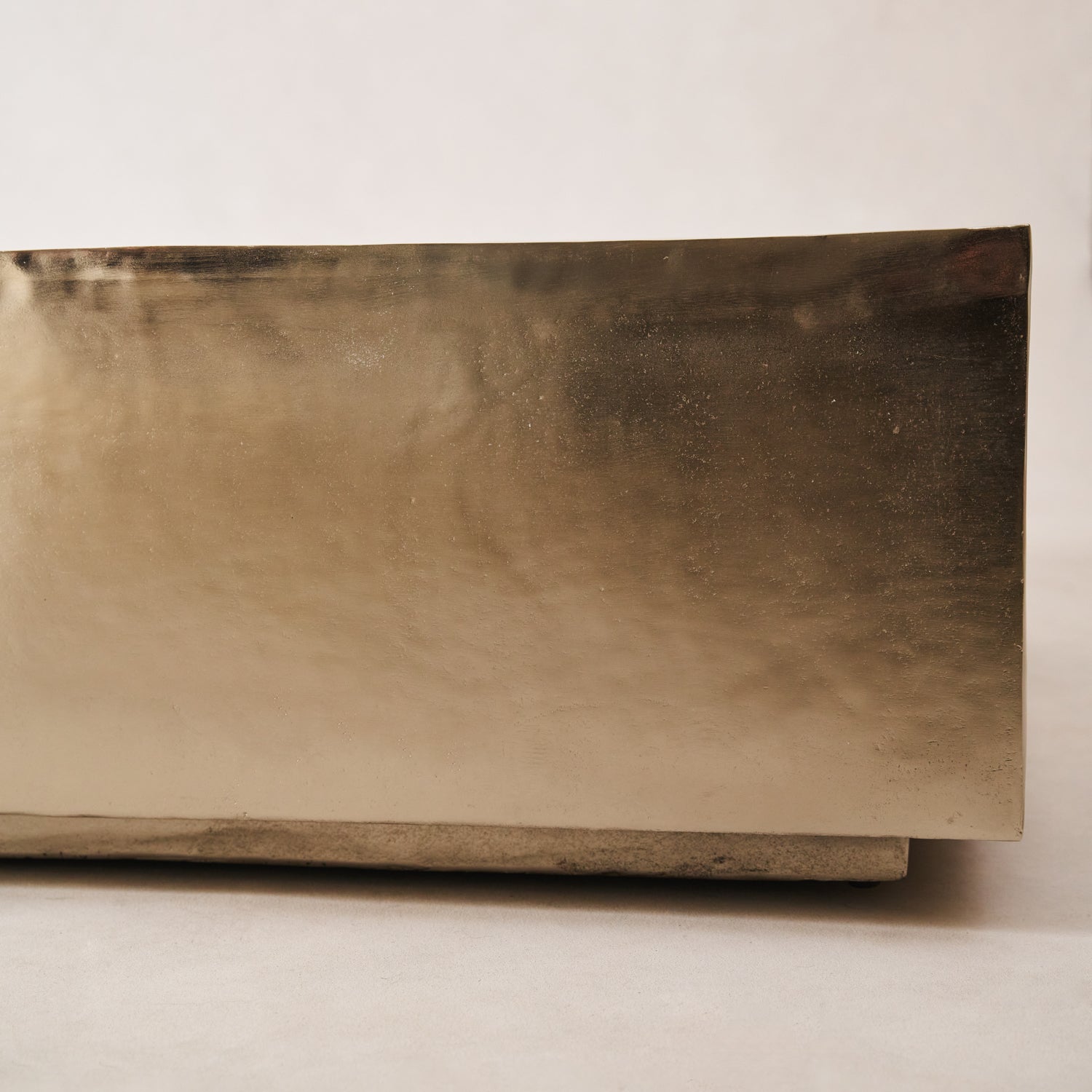 Table basse - Aluminium coulé finition nickel