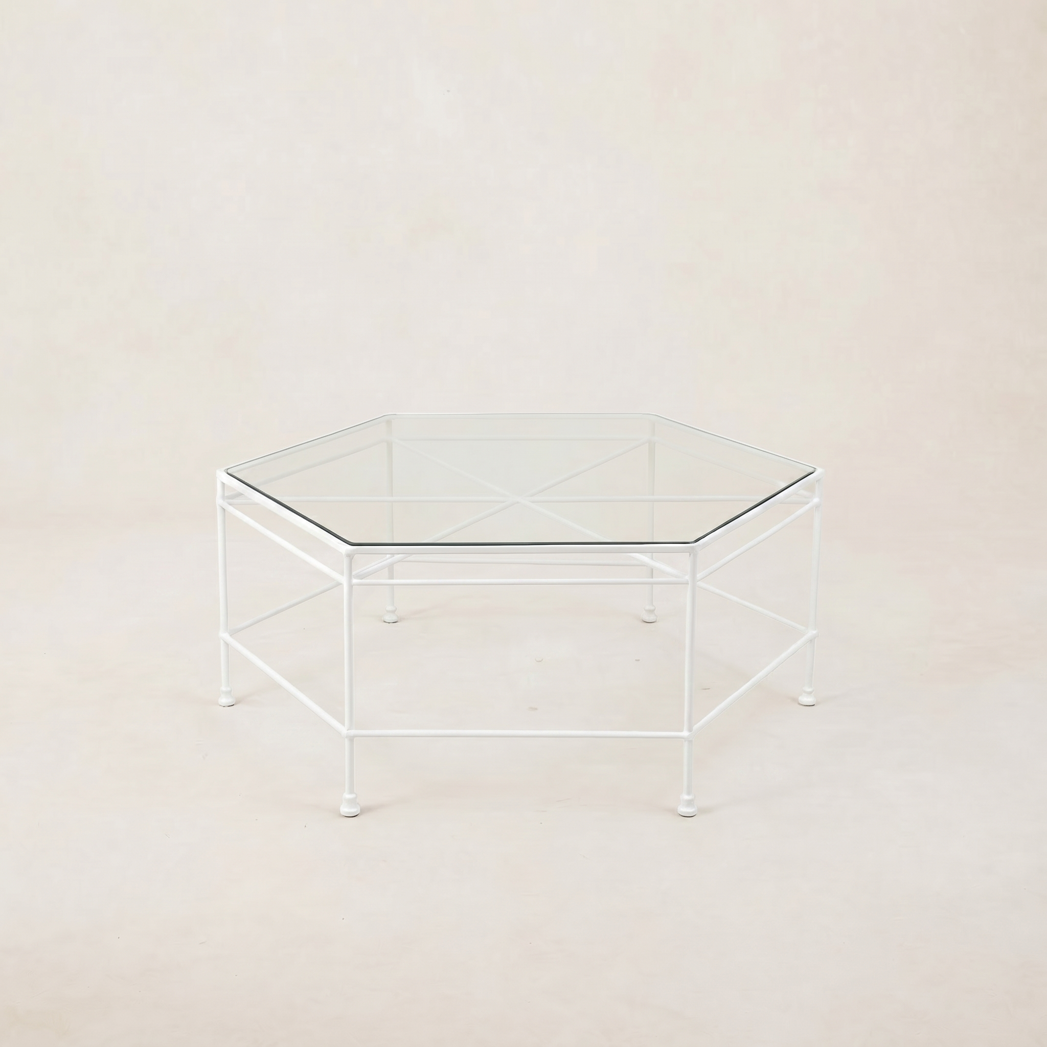 Table basse d'extérieur hexagonale en verre – Cadre en fer blanc