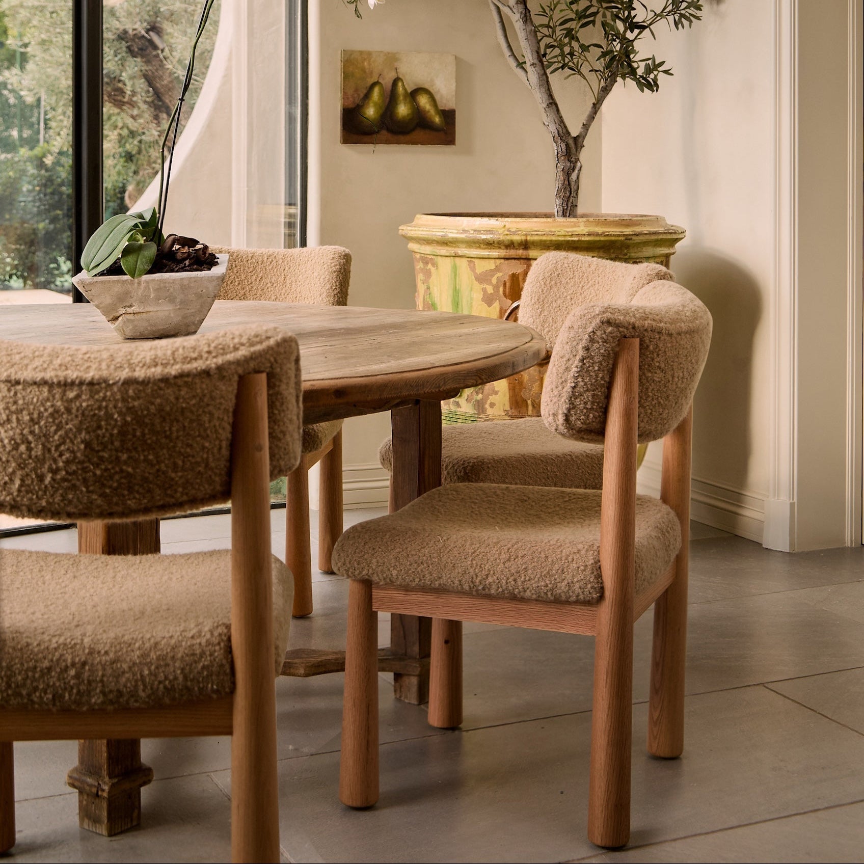 Chaise de salle à manger - Bouclé belge couleur Chameau et pieds fuselés en Chêne blanc