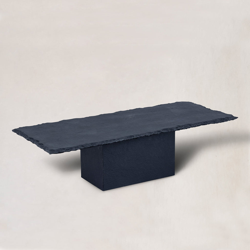 Table basse en calcaire noir