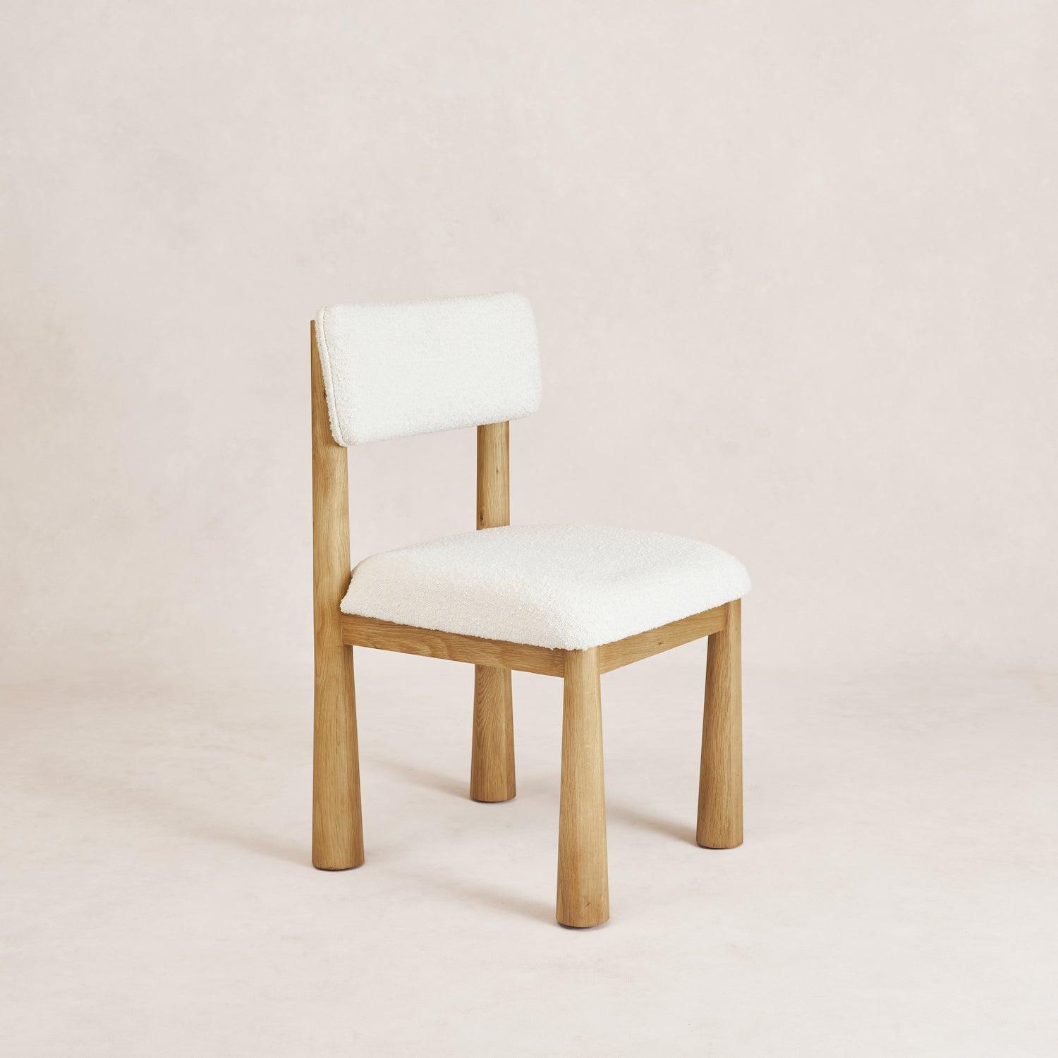 Chaise de salle à manger - Chêne clair bouclé et pieds coniques en chêne blanc