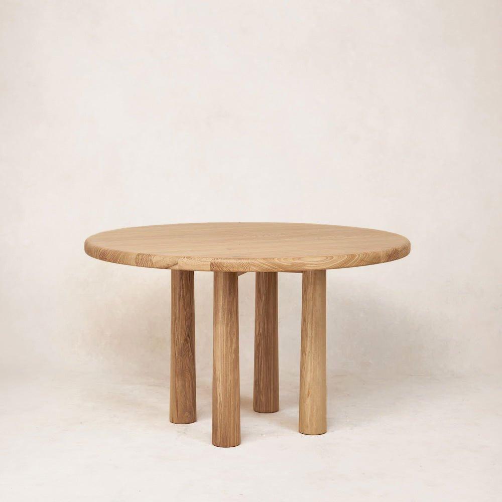 Table à manger ronde - Finition chêne chaud