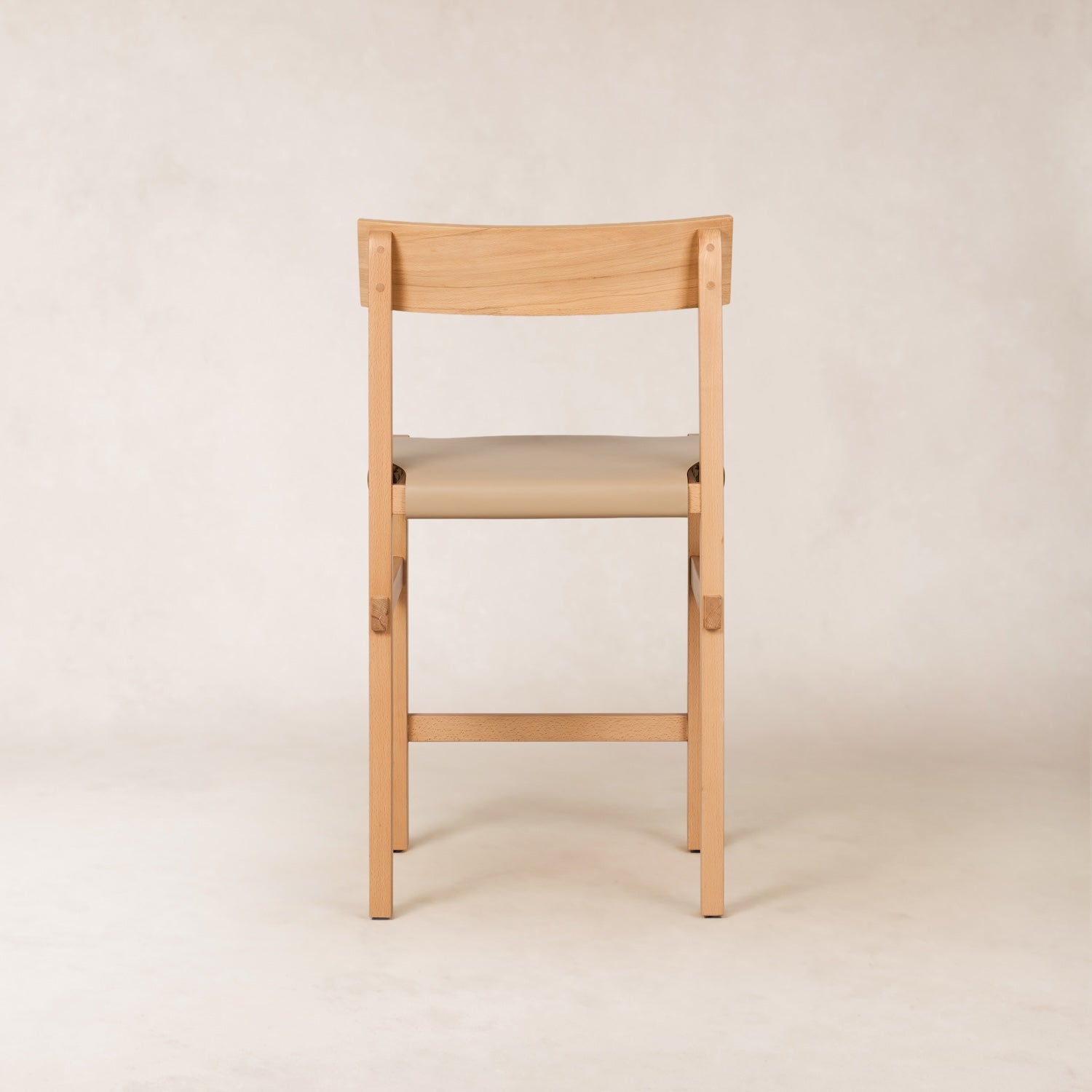 Tabouret de comptoir - Assise en cuir épais, piètement en bois naturel fait main