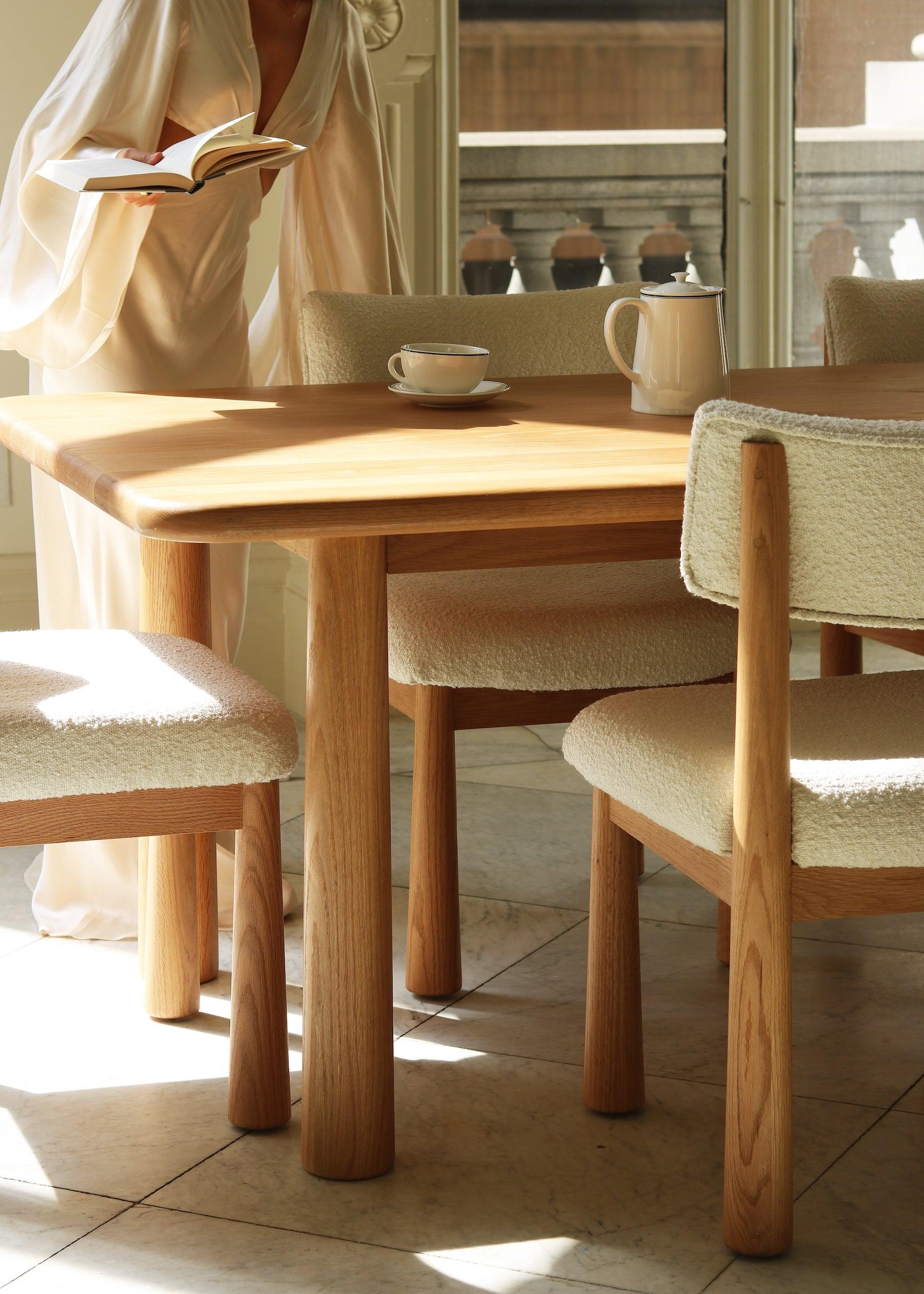 Chaise de salle à manger - Chêne clair bouclé et pieds coniques en chêne blanc